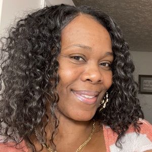 Meet your Posher, Anita